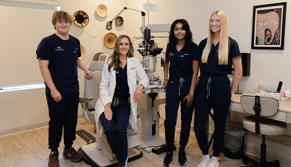 palm-valley-eye-care-team-1145px Palm Valley Eye Appointment